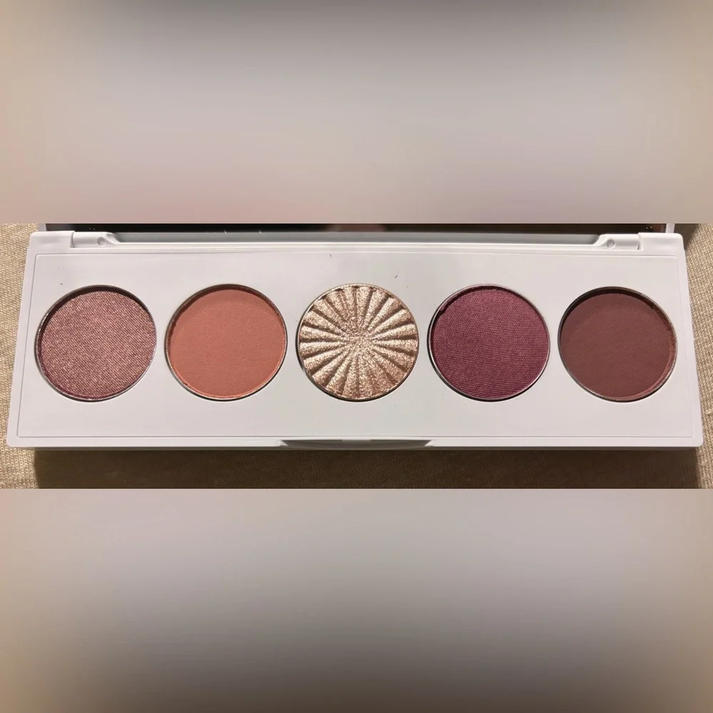 OFRA Signature Palette Luxe Eyeshadow Highlighter Symphony Matte & Metallic NEW